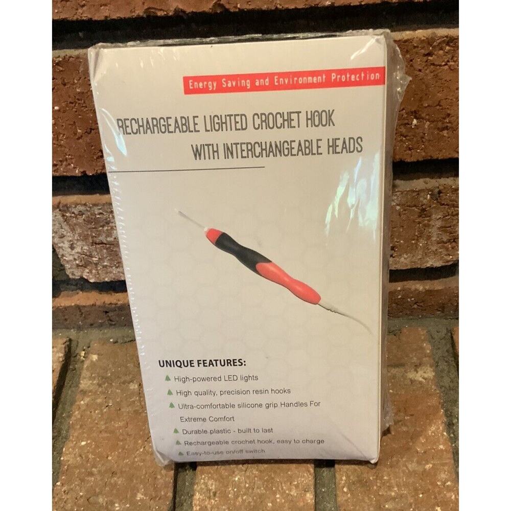 Rechargeable Lighted Crochet Hook with Interchangeable Heads - Red and Black